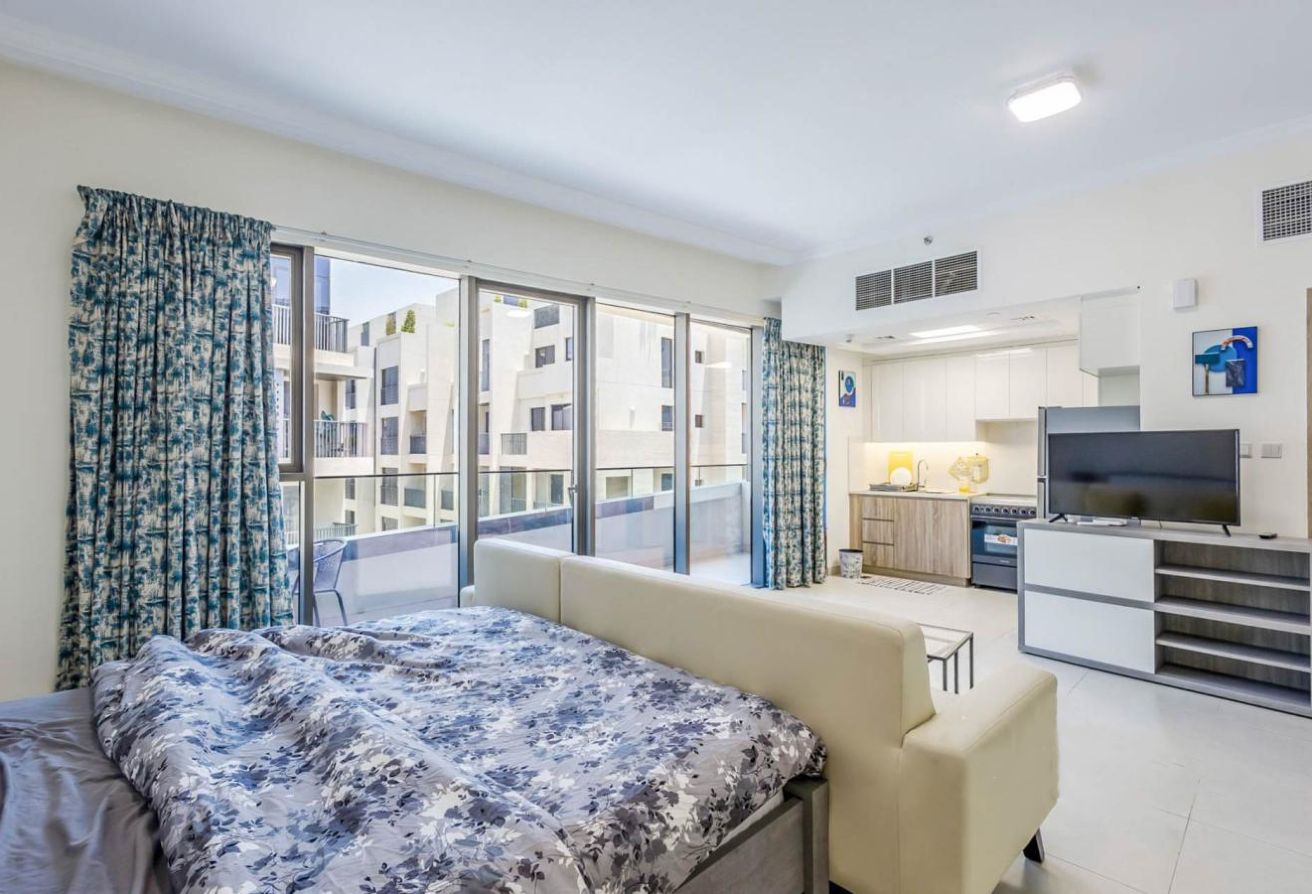 Large Layout | Furnished | Ready To Move In