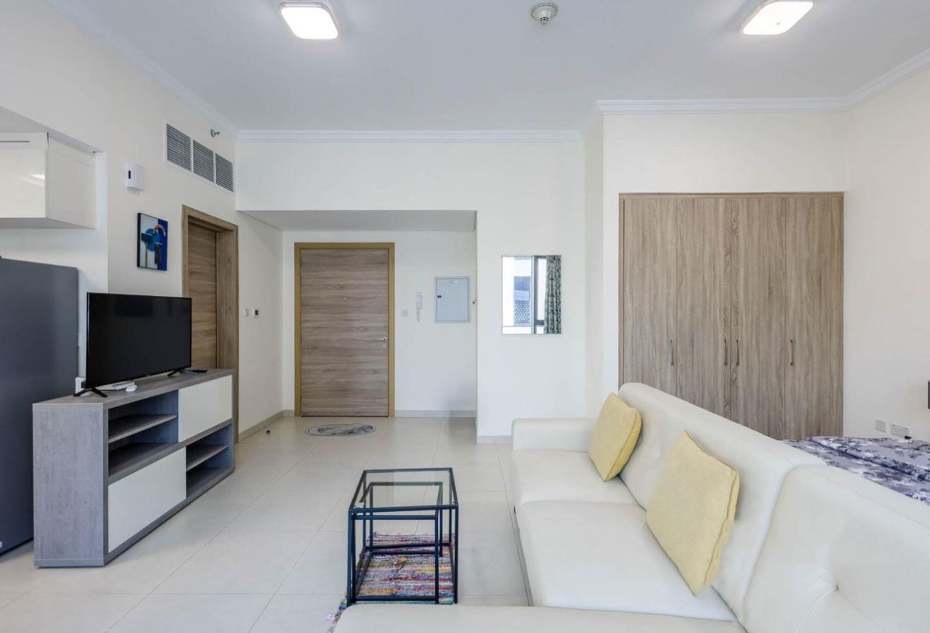 Large Layout | Furnished | Ready To Move In 5