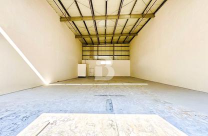 Warehouse - Studio for rent in Phase 1 - Dubai Investment Park (DIP) - Dubai