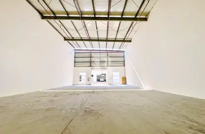 Warehouse - Studio for rent in Phase 1 - Dubai Investment Park (DIP) - Dubai