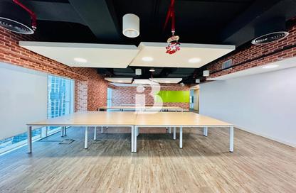 Office Space - Studio for rent in Single Business Tower - Business Bay - Dubai