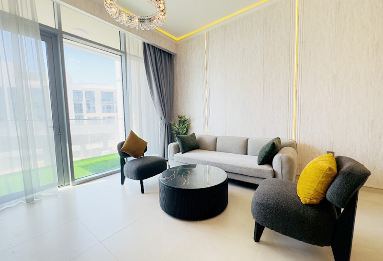 Fully Furnished | Upgraded | Canal View