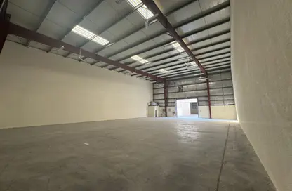 Warehouse - Studio for rent in Phase 2 - Dubai Investment Park (DIP) - Dubai
