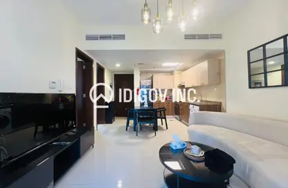 شقة - غرفة نوم - 2 حمامات للبيع في روكسانا ريزيدنس - الضاحية 12 - قرية جميرا الدائرية - دبي