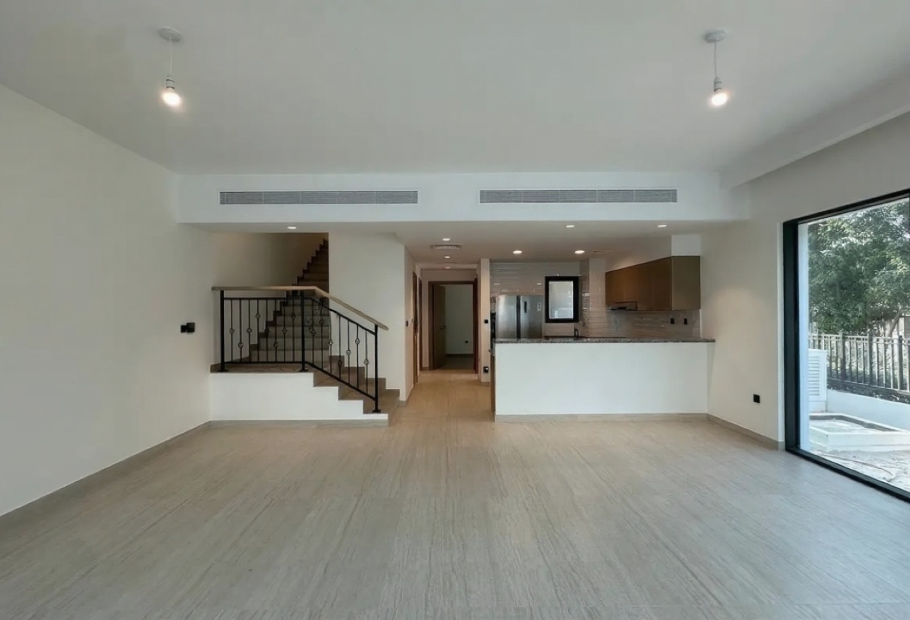 End Corner | Huge Layout | Ready to Move | Vacant 3