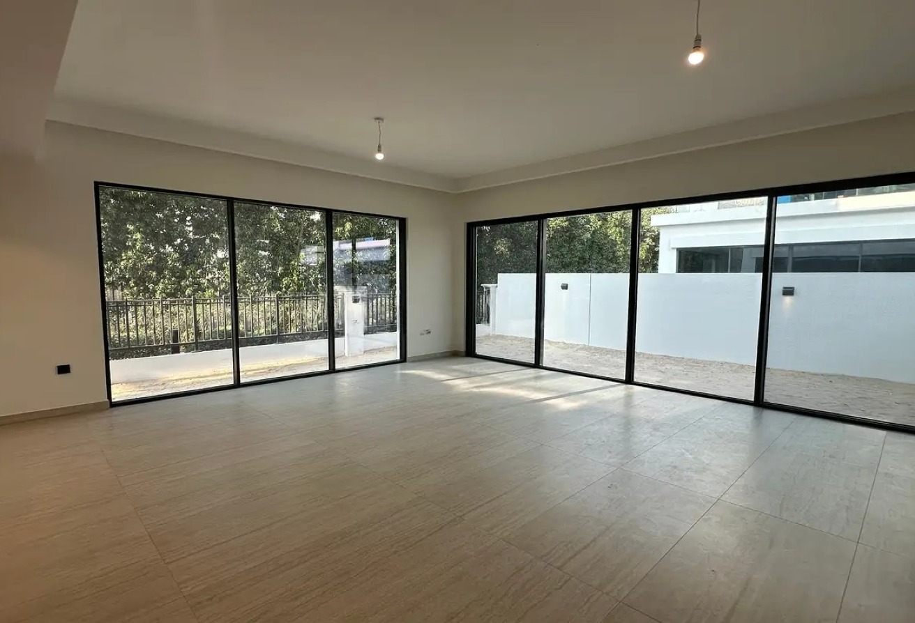 End Corner | Huge Layout | Ready to Move | Vacant 2