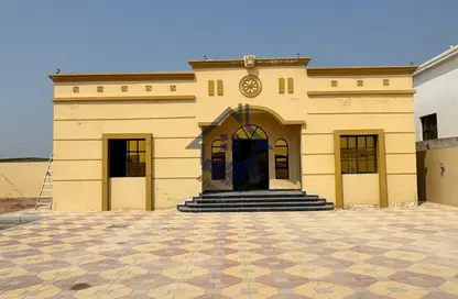 فيلا - 3 غرف نوم - 4 حمامات للبيع في الرفاع - رأس الخيمة