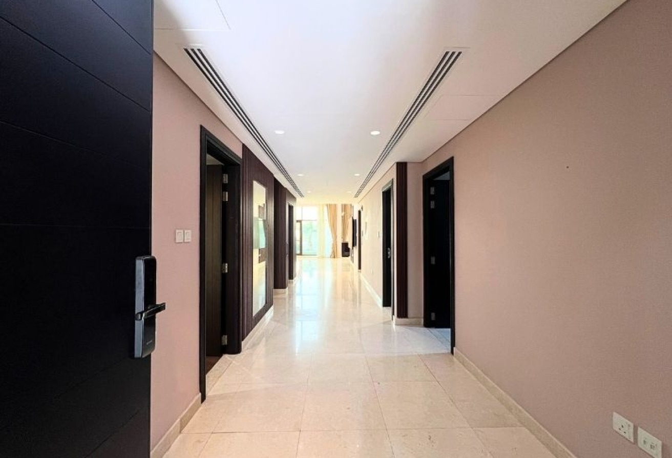 Family Home l Park View | 6BR En-Suite+ Maid Villa 2