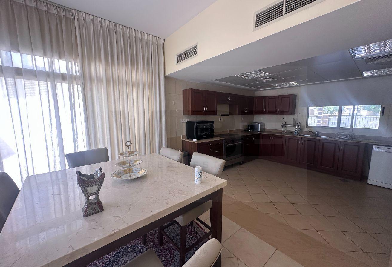Massive 5 Bedroom – Beachfront Private Villa