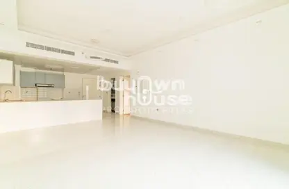 شقة - غرفة نوم - 2 حمامات للايجار في الكوف - منطقة 11 - قرية جميرا الدائرية - دبي