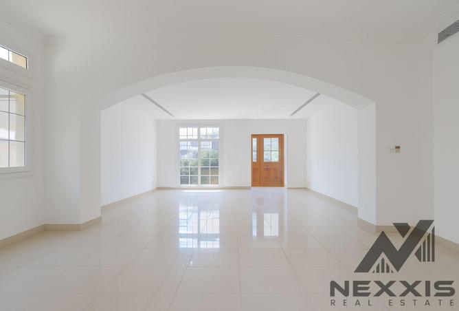 68285473 - Property Image 3