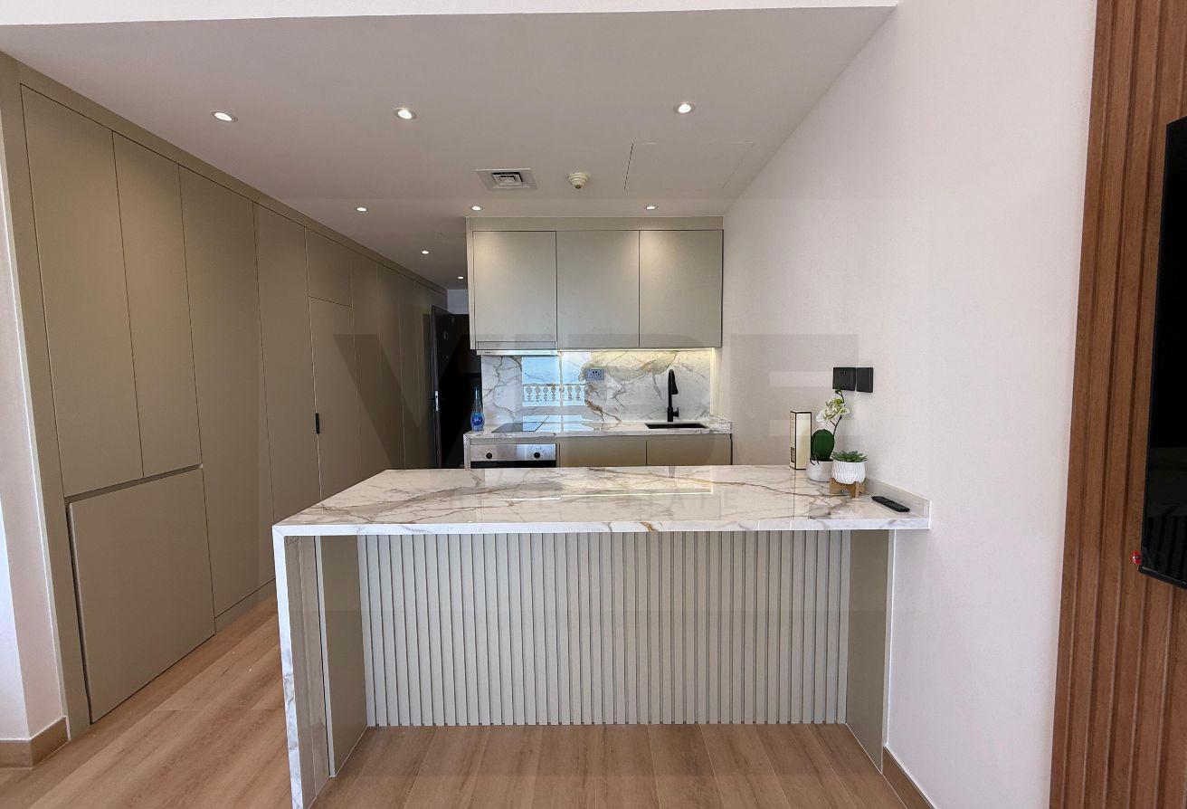High-End Renovated Studio – Sea Views