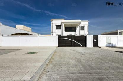 Villa - 4 Bedrooms - 5 Bathrooms for rent in Al Barsha 2 - Al Barsha - Dubai