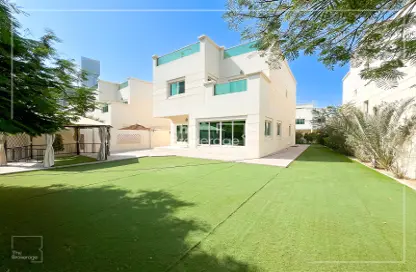 Villa - 4 Bedrooms - 5 Bathrooms for sale in Circle Villas - Jumeirah Village Circle - Dubai