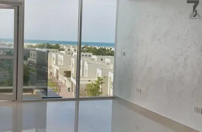 شقة - غرفة نوم - 2 حمامات للبيع في مساكن جاتواي - ميناء العرب - راس الخيمة - رأس الخيمة