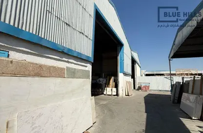 Warehouse - Studio - 1 Bathroom for rent in Umm Ramool - Dubai