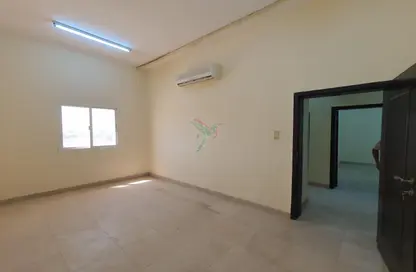 شقة - 2 غرف نوم - 2 حمامات للايجار في جفير جديد - فلج هزاع - العين