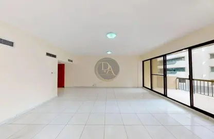 Apartment - 3 Bedrooms - 3 Bathrooms for rent in Golden Sands 1 - Mankhool - Bur Dubai - Dubai