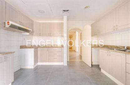 Villa - 3 Bedrooms - 4 Bathrooms for rent in Springs 12 - The Springs - Dubai Villa - 3 Bedrooms - 4 Bathrooms for rent in Springs 12 - The Springs - Dubai