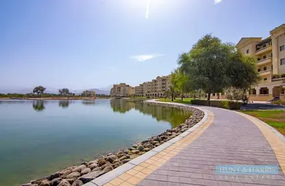 شقة - غرفة نوم - 2 حمامات للبيع في بناية 11 - قرية الياسمين - رأس الخيمة