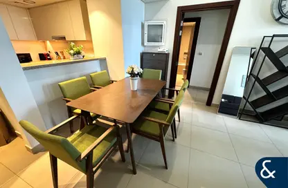 شقة - غرفة نوم - 2 حمامات للايجار في برج فيستا - برج فيستا - وسط مدينة دبي - دبي