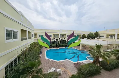 Villa - 4 Bedrooms - 3 Bathrooms for rent in Jumeirah 1 Villas - Jumeirah 1 - Jumeirah - Dubai