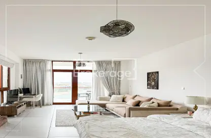 Apartment - Studio - 1 Bathroom for rent in Palm Views East - Palm Views - Palm Jumeirah - Dubai