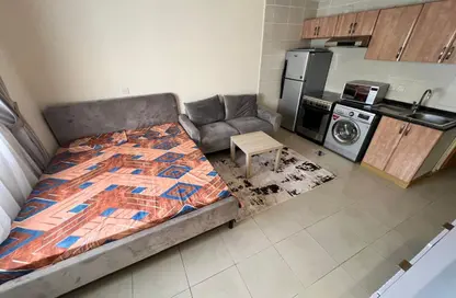 شقة - 1 حمام للايجار في برج صفية - المجاز 3 - المجاز - الشارقة