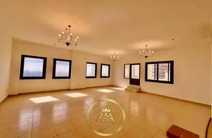 Apartment - 4 Bedrooms - 5 Bathrooms for rent in Al Mamzar Tower - Al Mamzar - Sharjah - Sharjah