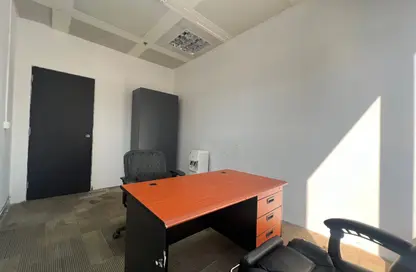مكتب - غرفة نوم - 1 حمام للايجار في شارع الخالدية - الخالدية - أبوظبي