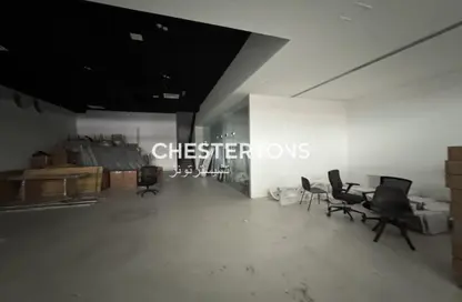 محل - استوديو للايجار في مركز الجود - القوز - دبي