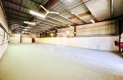 Warehouse - Studio for rent in Phase 2 - Dubai Investment Park (DIP) - Dubai