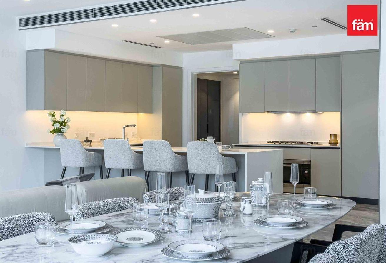 Upgraded Duplex | Exceptional Views | Office+Maid photo 10