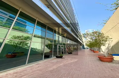 Shop - Studio - 1 Bathroom for rent in The Waves Tower B - The Waves - Dubai Marina - Dubai