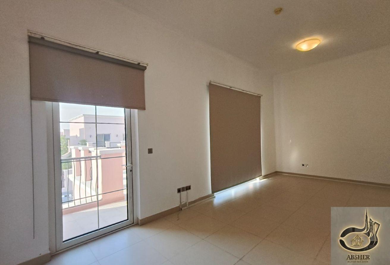 Nad Al Sheba 3 - Great Condition 4 Bedrooms Vacant photo 5