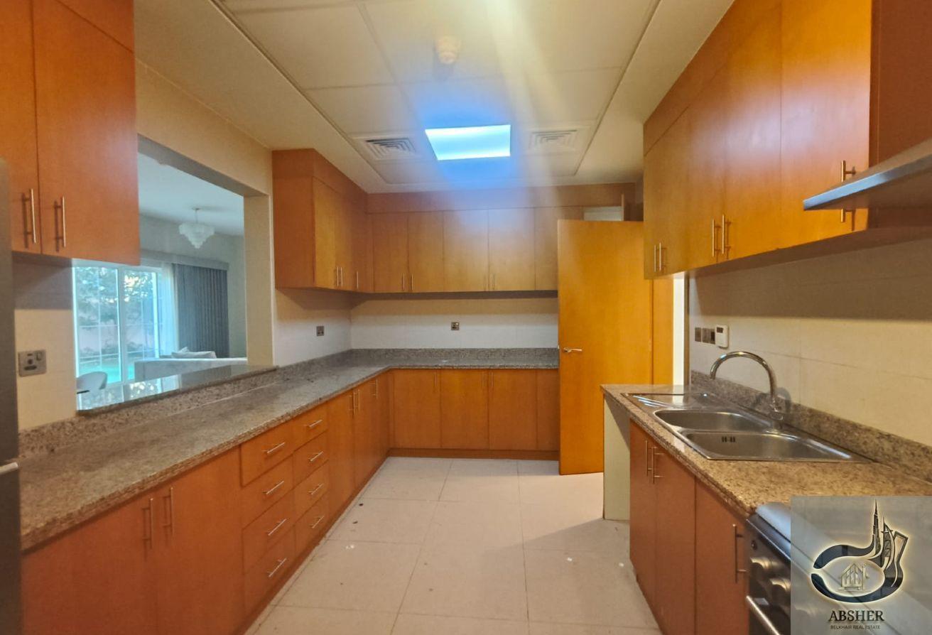 Nad Al Sheba 3 - Great Condition 4 Bedrooms Vacant photo 9