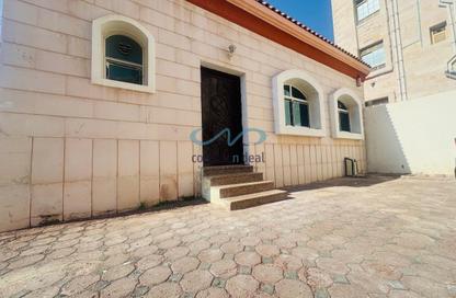 Apartment - Studio - 1 Bathroom for rent in Mohamed Bin Zayed Centre - Mohamed Bin Zayed City - Abu Dhabi