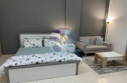 شقة - 1 حمام للايجار في بي03 - طراز فرنسي - المدينة العالمية - دبي