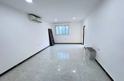 Apartment - Studio - 1 Bathroom for rent in Shakhbout City - Abu Dhabi