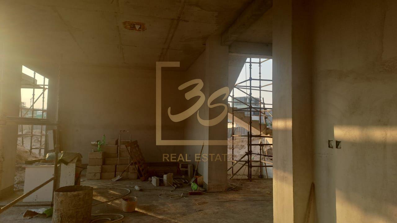 Huge Plot | Private Pool and Lift | Handover Soon by 229540 