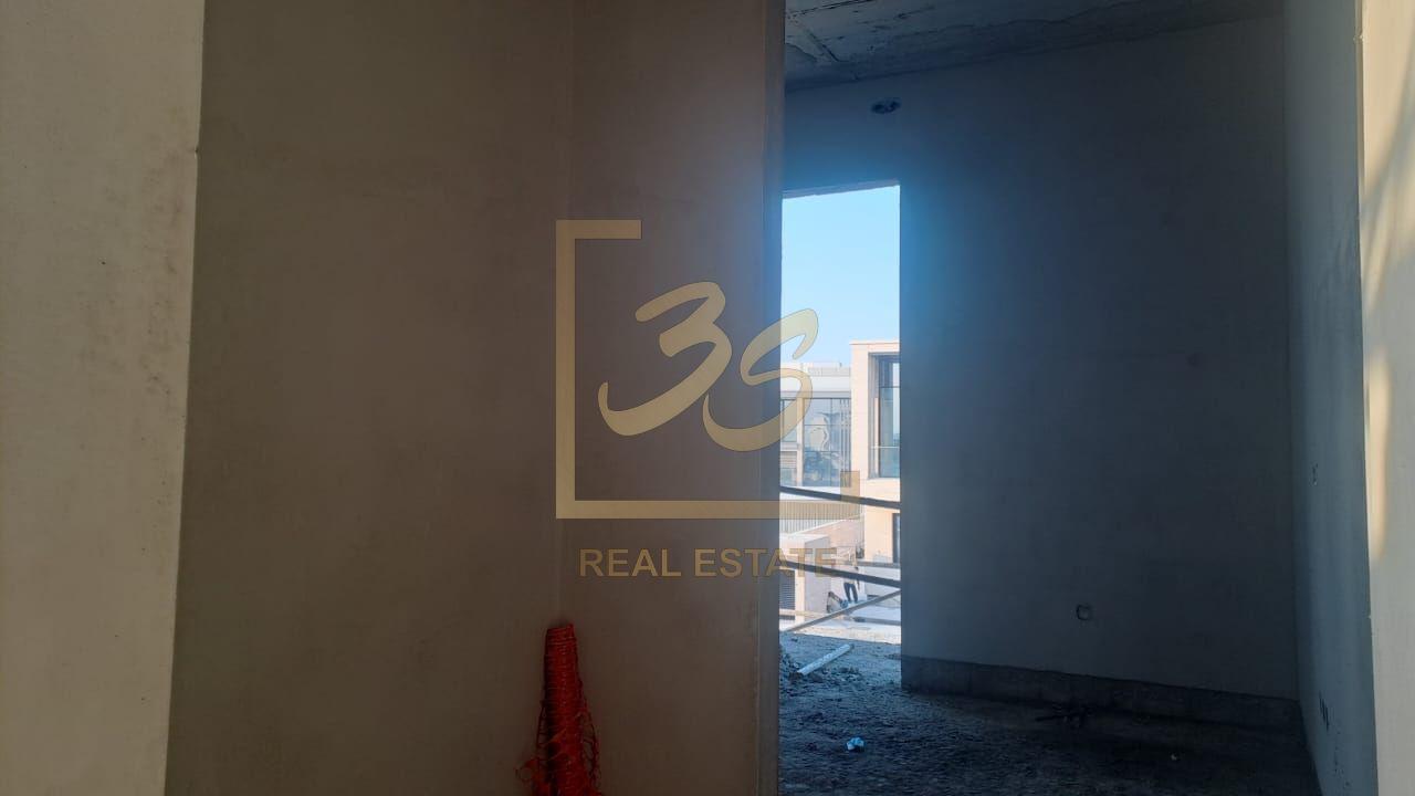 Huge Plot | Private Pool and Lift | Handover Soon by 229540 