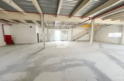Warehouse - Studio for rent in Phase 1 - Dubai Investment Park (DIP) - Dubai