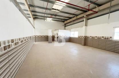 Warehouse - Studio for rent in Phase 1 - Dubai Investment Park (DIP) - Dubai