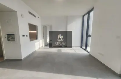 شقة - 2 غرف نوم - 3 حمامات للايجار في إيست فييليدج - الجادة - الشارقة