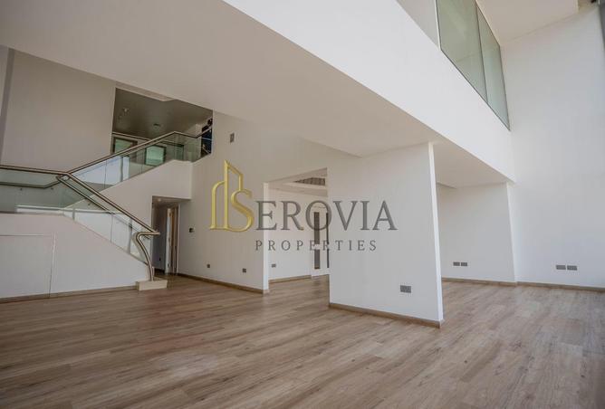 98693932 - Property Image 2