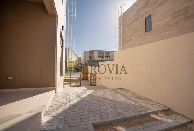 98688483 - Property Image 2