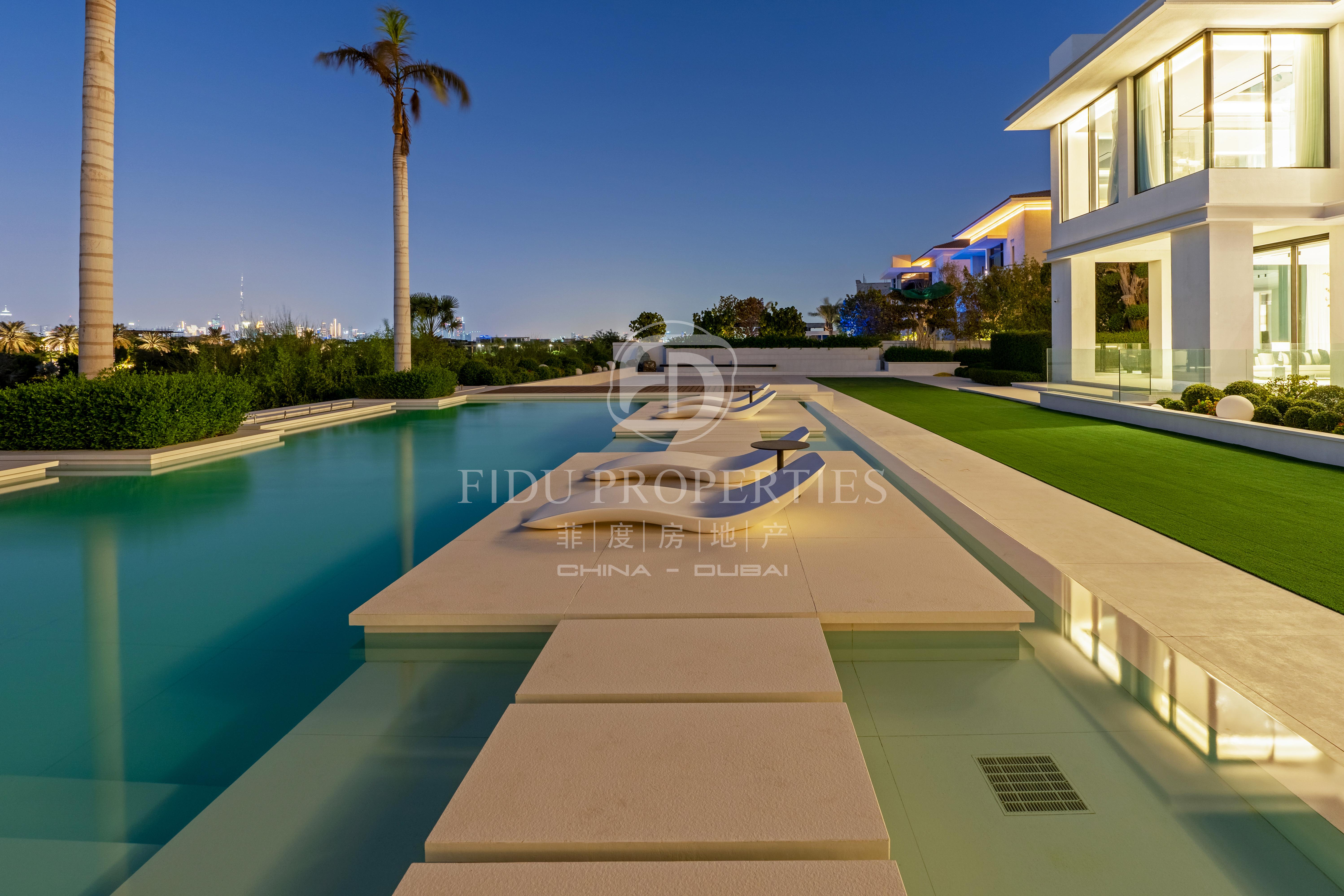Custom Built 7 Bedrooms Mansion On The Golf Course