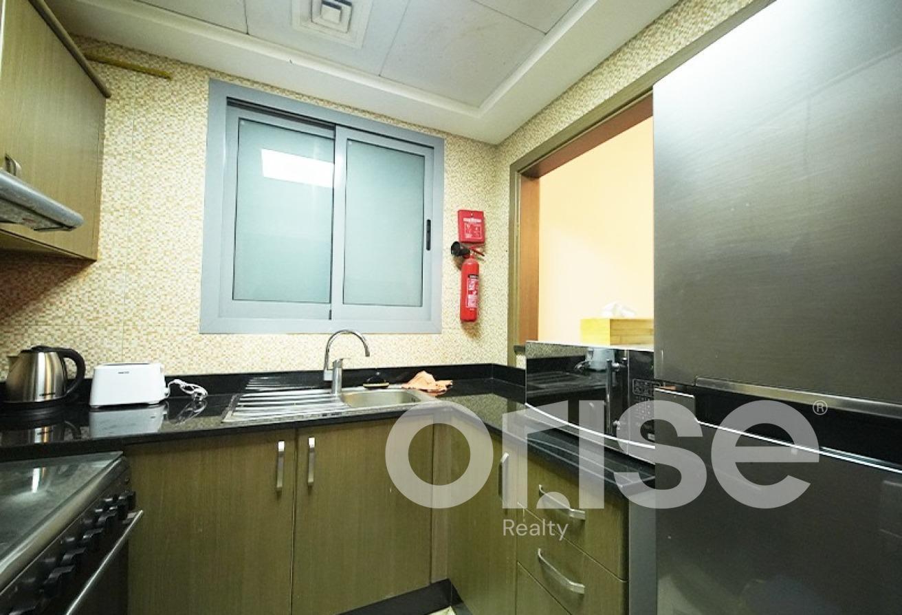 1 BR Apartment with 600sqft Private Garden photo 4