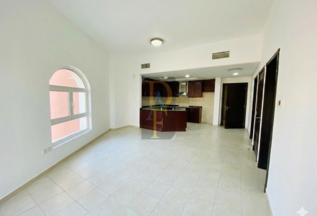 VACANT 1B/R NEAR THE GARDEN METRO STATION WITH ONE PARKING photo 4