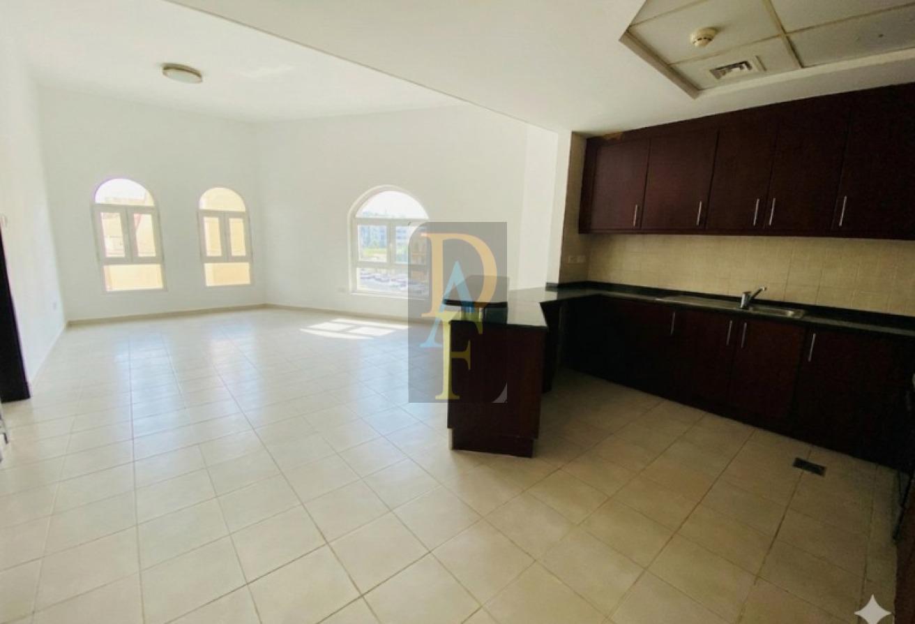VACANT 1B/R NEAR THE GARDEN METRO STATION WITH ONE PARKING photo 8